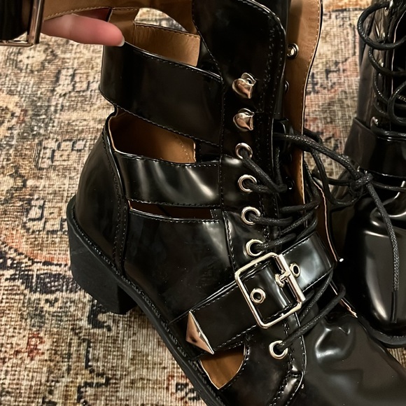 Truffle Collection black booties - Picture 3 of 3